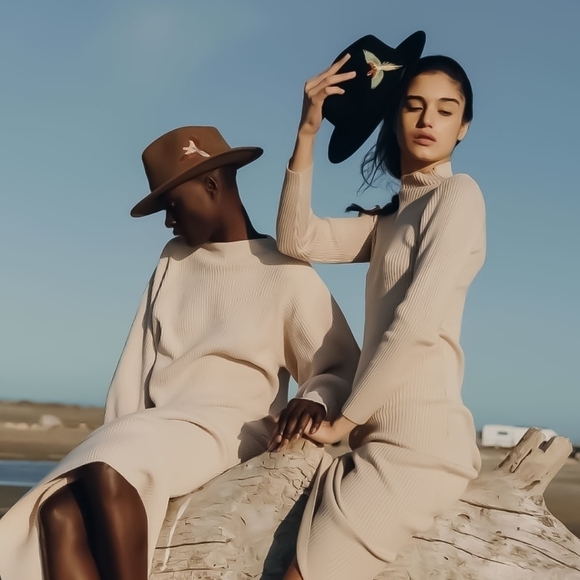 Van Palma Stretch Velour Cardigan Gray Parrot Embroidery - Picture 8 of 8